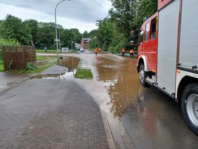 An vielen Orten in der Stadt waren Straßen Überflutet